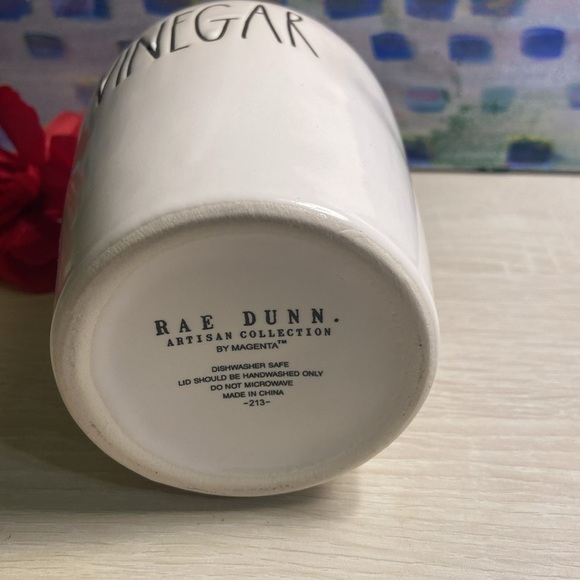 RAE DUNN VINEGE DISPENSER - Picture 5 of 5